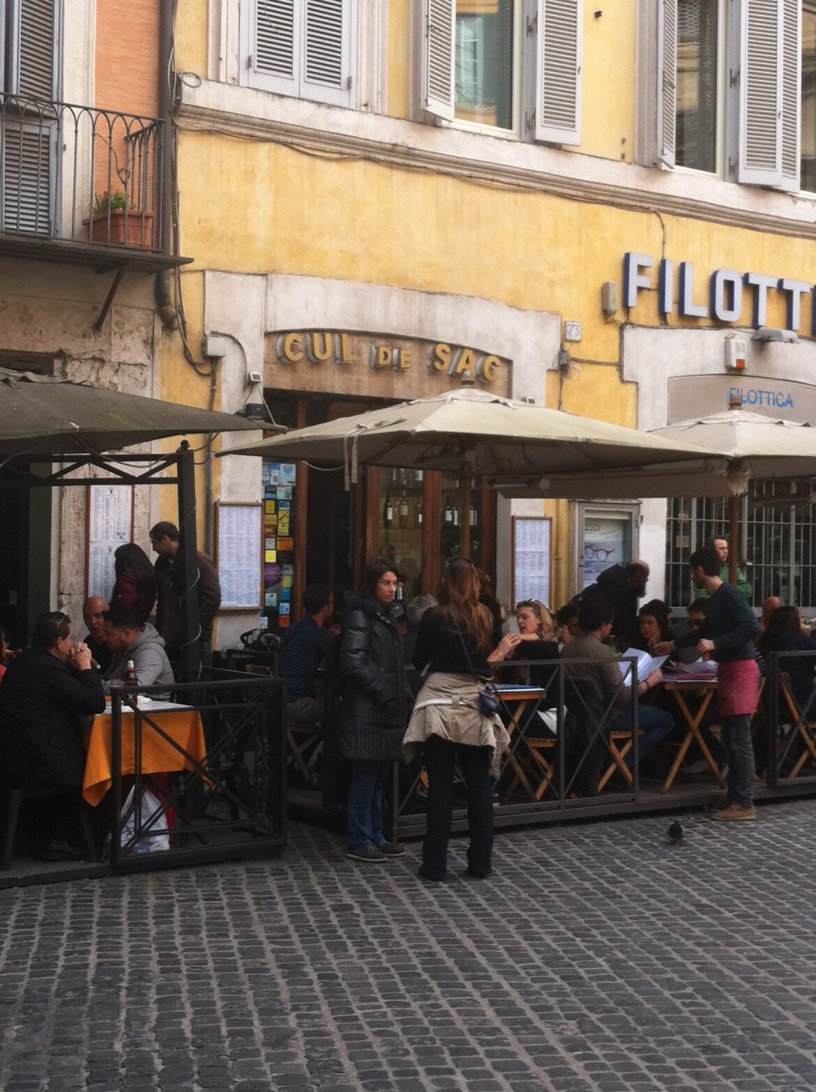 Cul de Sac Restaurant is right next to the “talking statue” Cul de Sac Restaurant is right next to the "talking statue"