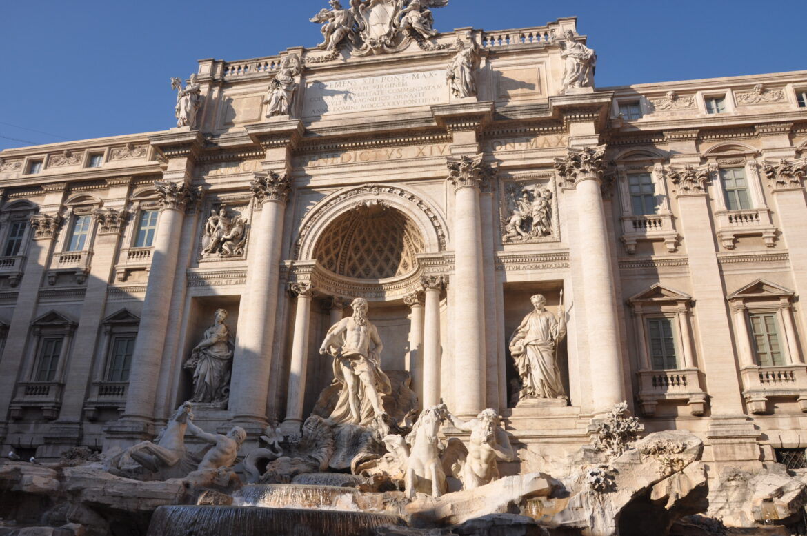 Many tourists visit the Trevi fountain every day Many tourists visit the Trevi fountain every day